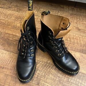 Dr. Martens Leona Vintage Smooth Leather Heeled Boots